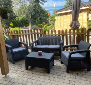 terrasse gite les noisetiers auvergne